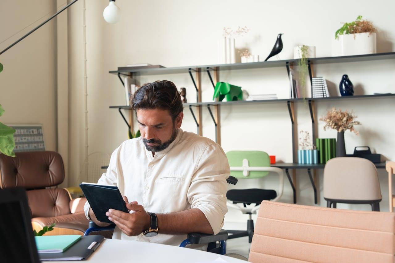 Использование цифрового помощника на планшете